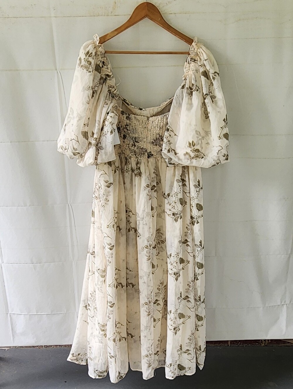 One Loved Babe Ivory Floral Puff-Sleeve Maxi Dress - Picture 14 of 15